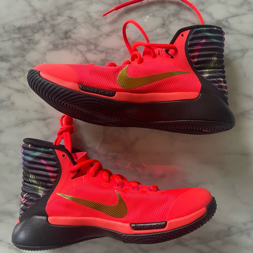 NWT Nike Women’s Prime Hype Crimson Size 7.